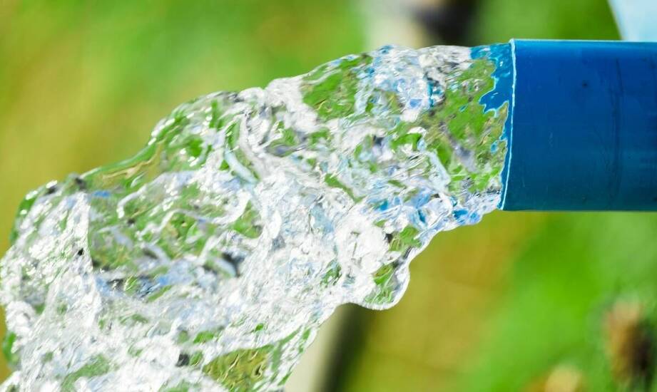 Odżelaziacz wody – niezbędny element w gospodarstwach rolnych