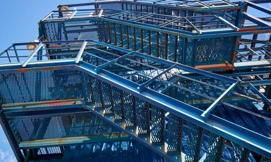 Wykorzystanie stopnic metalowych w infrastrukturze miejskiej - estetyka i funkcjonalność