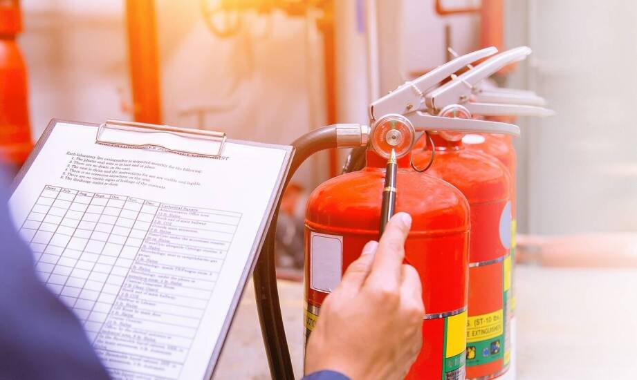 Rola sprzętu ochrony przeciwpożarowej w zapewnieniu bezpieczeństwa pracowników