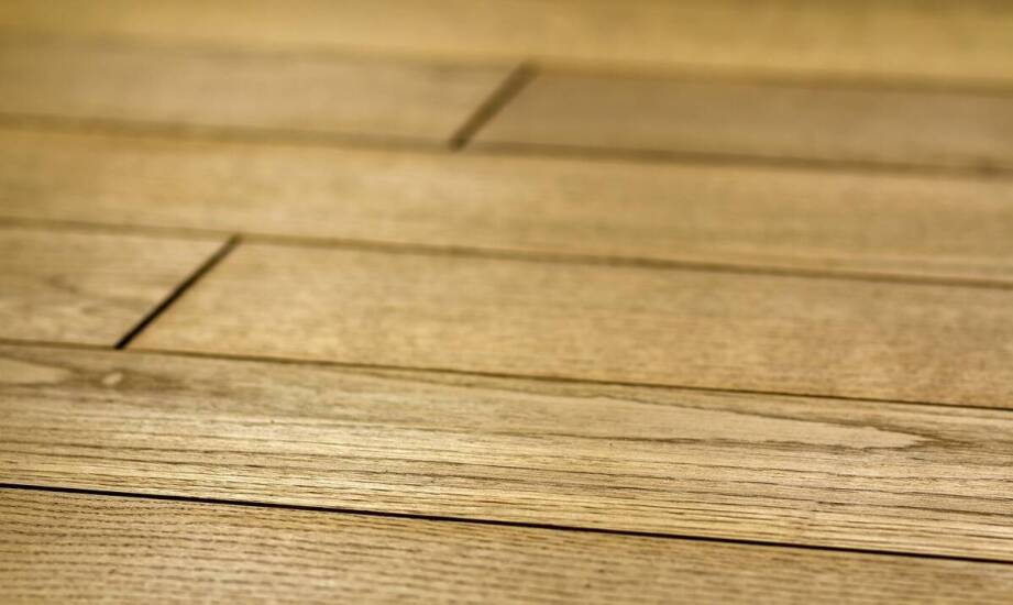 Wpływ jakości drewna na trwałość i wygląd deski elewacyjnej