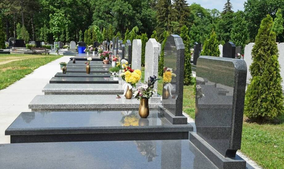 Renowacja nagrobków jako część usług pogrzebowych