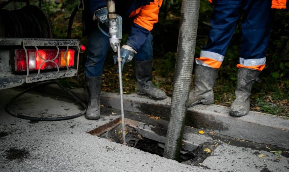 Jak czyszczenie ciśnieniowe WUKO może rozwiązać problemy z zatkanymi rurami?