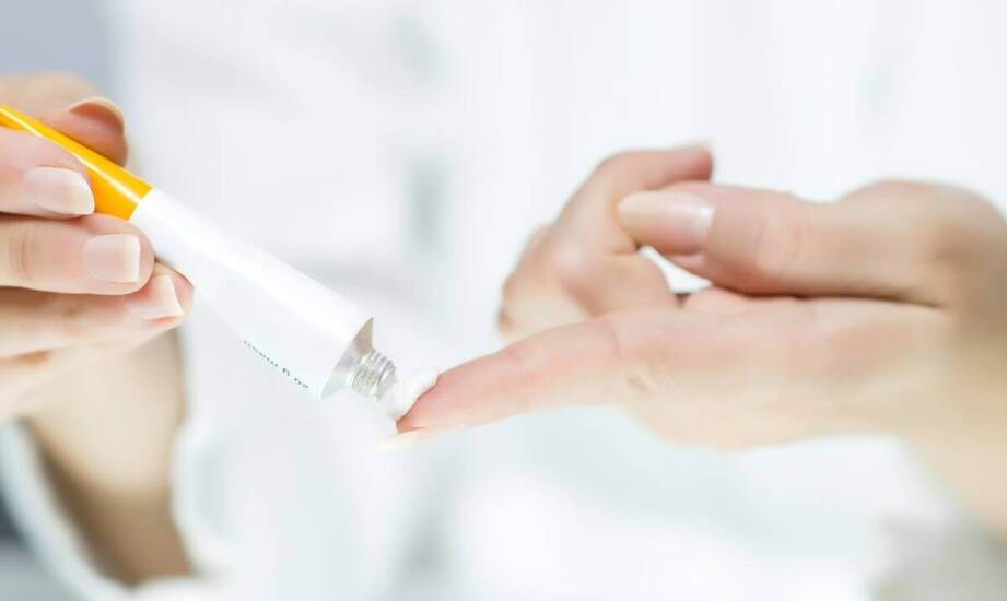 Różnice w działaniu maści siarkowej i innych preparatów dermatologicznych