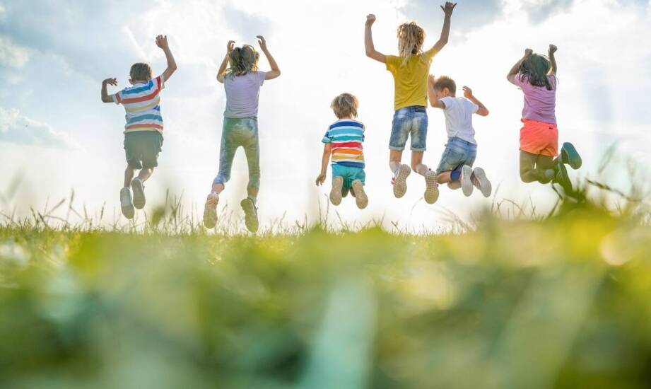 Jak nasze trampoliny wspierają rozwój fizyczny dzieci i dorosłych?