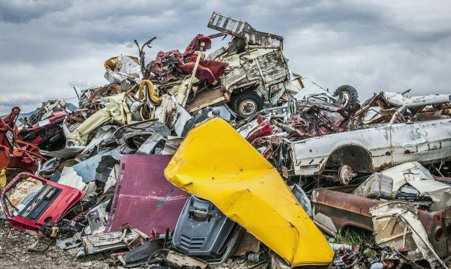 Złomowanie a recykling – jakie materiały są odzyskiwane?