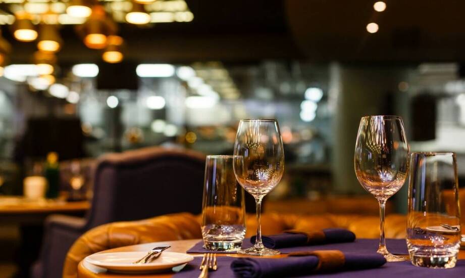 Przytulne wnętrza naszego hotelu – idealne miejsce na relaks po dniu pełnym wrażeń