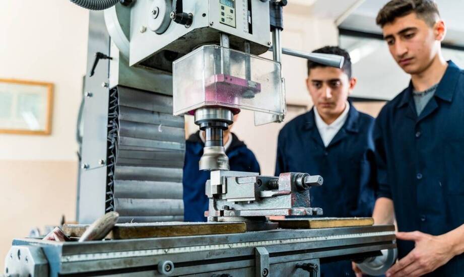 Kluczowe zalety obróbki skrawaniem w technologii CNC
