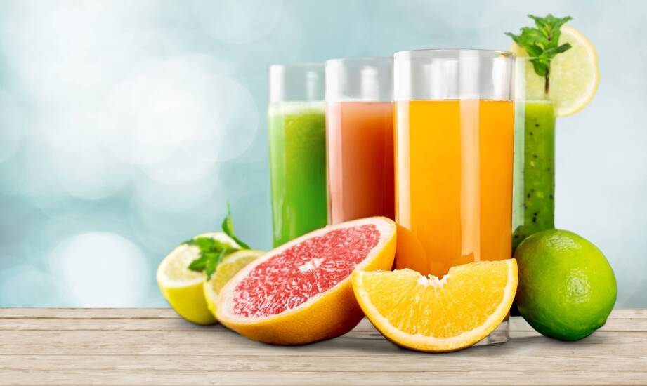 Detoks sokowy w cateringu – jak przygotowujemy Twój organizm na nowy start?