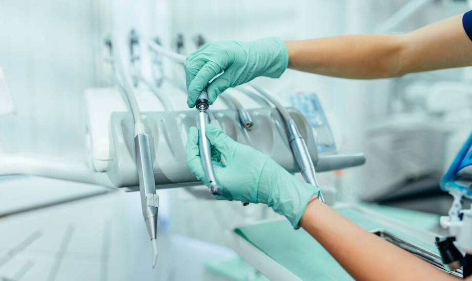 Jakie innowacyjne narzędzia wspierają leczenie endodontyczne w stomatologii?