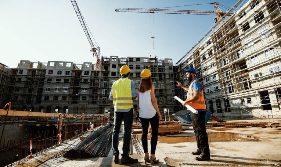 Bezpieczeństwo na placu budowy – nowe standardy i praktyki