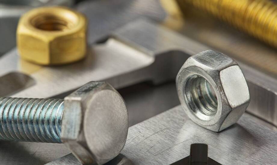 Metalowe produkty w budownictwie: jak zapewnić ich trwałość i odporność?