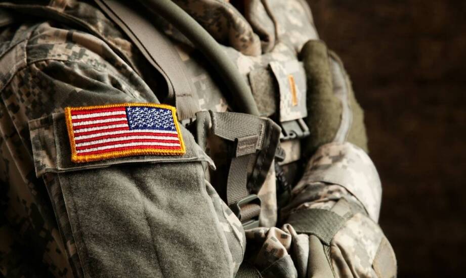 Jakie materiały dominują w produkcji nowoczesnych ubrań militarnych?