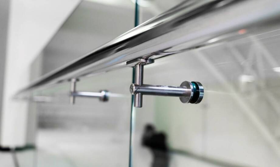 Balustraden aus Metall und öffentliche Gebäude – was ist wissenswert?
