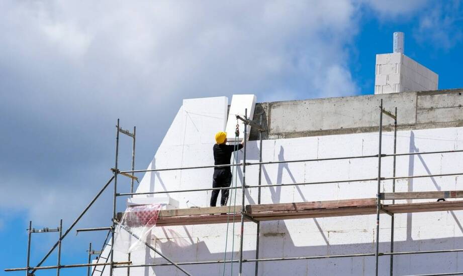 Prace wysokościowe a bezpieczeństwo mieszkańców: co warto wiedzieć?