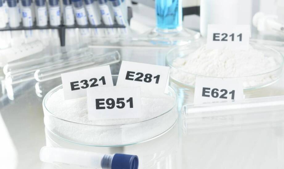 Jakie są najważniejsze kryteria przy zakupie odczynników chemicznych dla laboratorium?