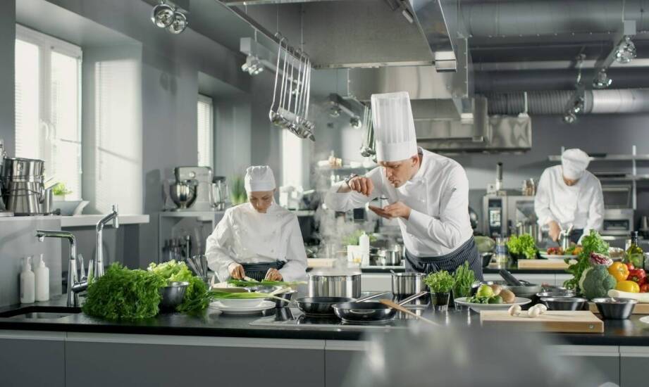 Jakie buty do gastronomii zapewniają najlepszy komfort podczas pracy?