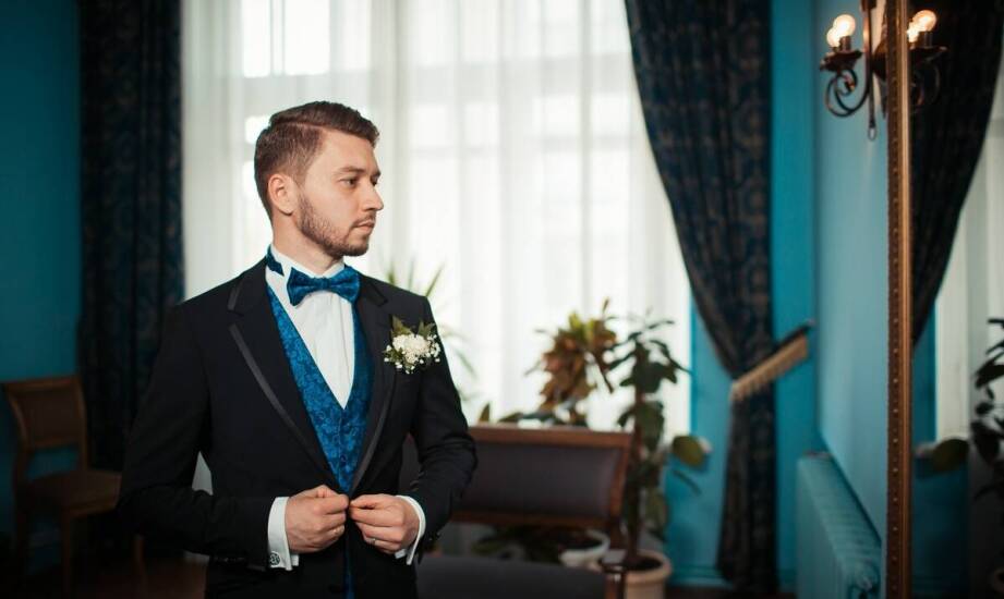 Jakie eleganckie kombinezony na wesele wybrać, aby wyróżniać się w tłumie?
