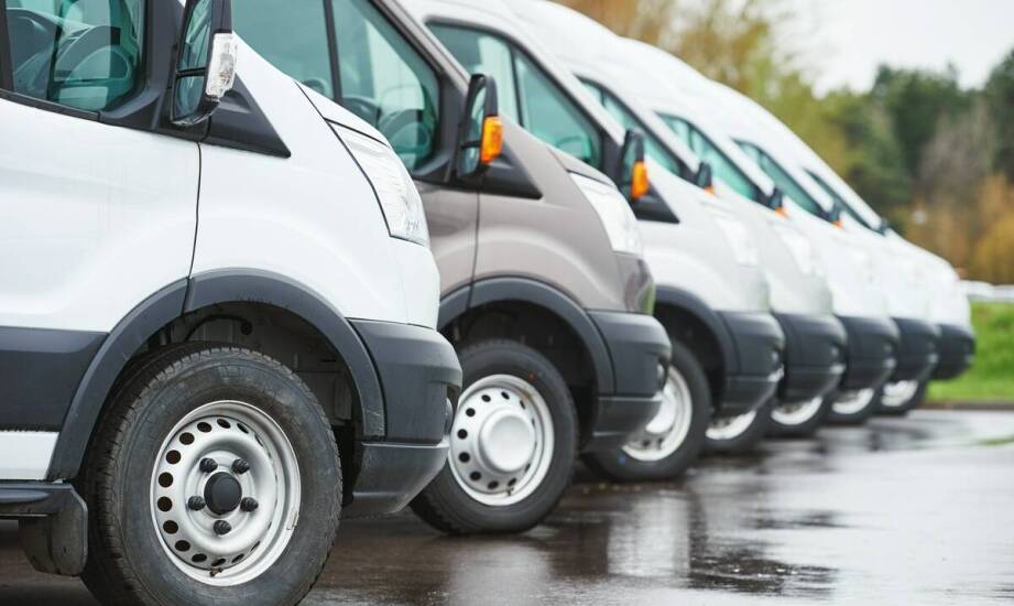 Wykorzystanie busów ciężarowych w transporcie sezonowym – co warto wiedzieć?