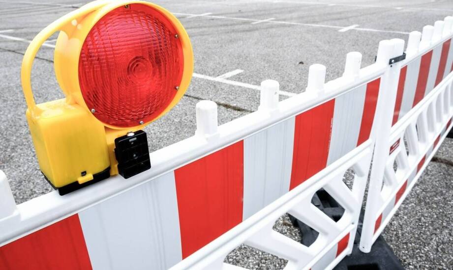 Kluczowe cechy lamp ostrzegawczych pomarańczowych dla efektywnego zarządzania ruchem drogowym