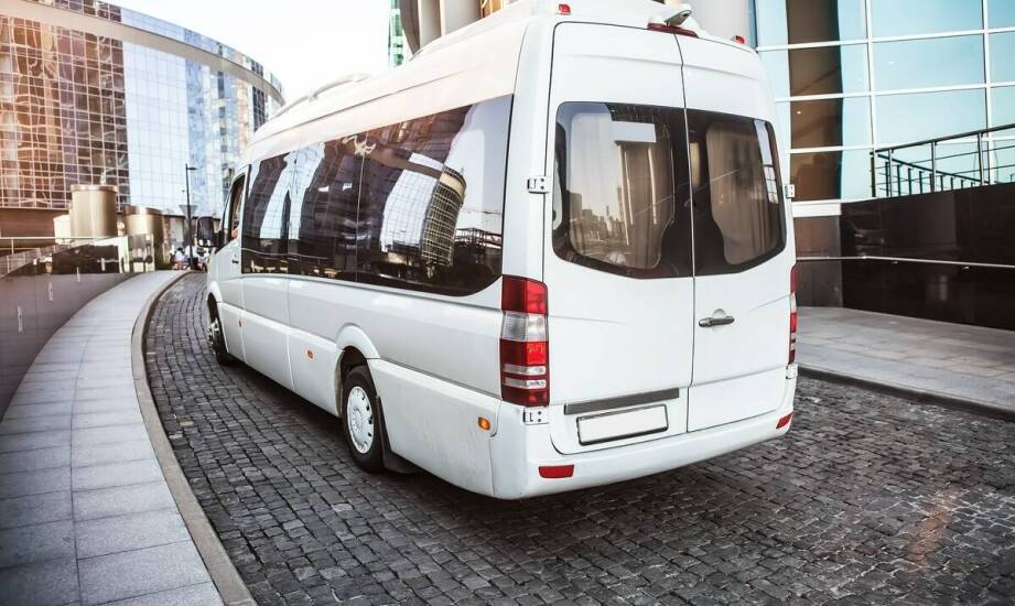 Kiedy warto skorzystać z oferty wynajmu busa?
