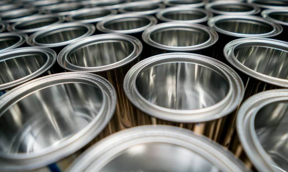 Puszki metalowe ozdobne: klucz do sukcesu w prezentacji produktów na półkach sklepowych