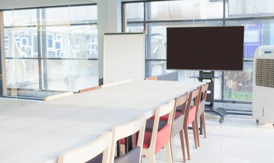 Sala konferencyjna Biała Podlaska: jakie są jej możliwości techniczne?
