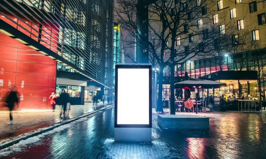 Jakie czynniki wpływają na wybór odpowiednich banerów reklamowych?