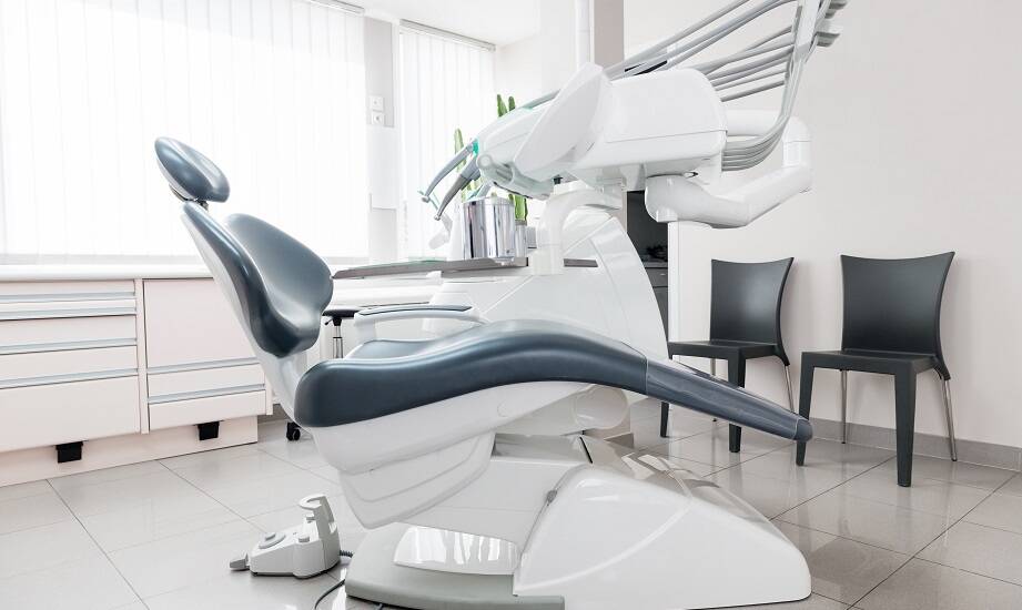 Bezpieczeństwo i higiena — jak fotel dentystyczny wpływa na profilaktykę zakażeń?