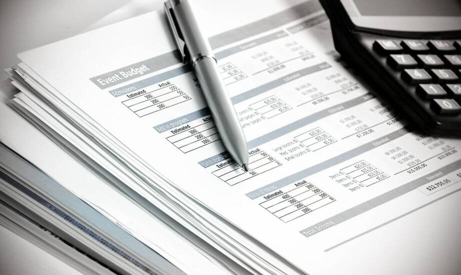 Podatkowa księga przychodów i rozchodów po angielsku – jak ułatwia zarządzanie międzynarodową firmą?