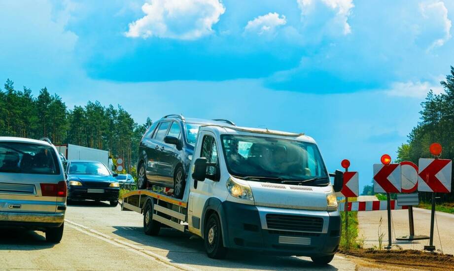 Jakie są kluczowe usługi w zakresie pomocy drogowej dla TIR-ów?