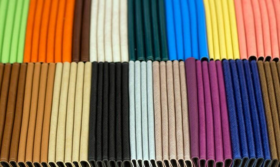 Wybór odpowiedniej derki dla konia – na co zwrócić uwagę przy zakupie?