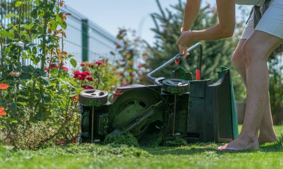 Optymalizacja pracy kosiarki Vari poprzez wymianę linek hamulca i gazu