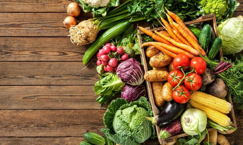 Wpływ lokalnych dostawców na jakość cateringu – co warto wiedzieć?