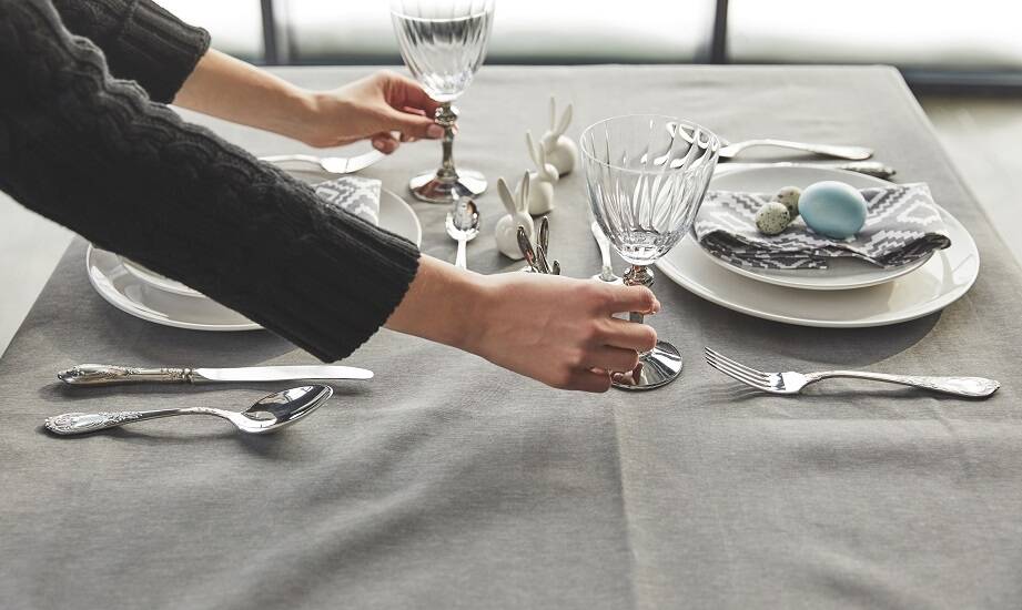 Jakie cechy powinien mieć idealny materiał na obrus do restauracji?