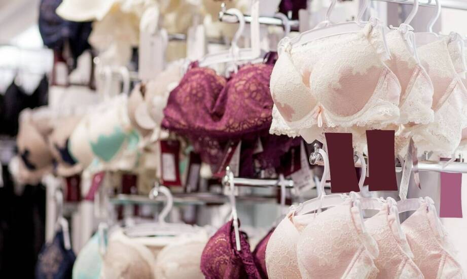 Jakie materiały dominują w produkcji pasów do pończoch?