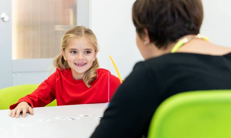 Jakie znaczenie ma dobrze wyposażona infrastruktura edukacyjna w niepublicznej szkole podstawowej?