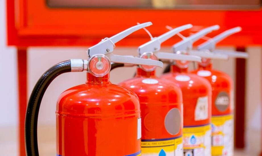 Jakie są kluczowe elementy serwisu systemów przeciwpożarowych?