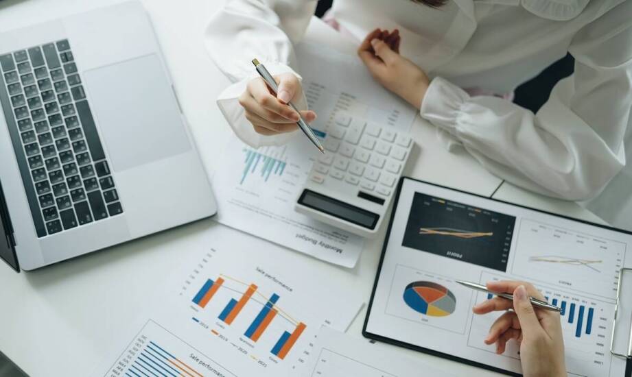 Jak biuro rachunkowe wspiera płynność finansową przedsiębiorstw?