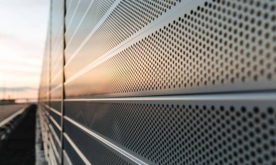 Wpływ zworników elewacyjnych na estetykę i trwałość budynku