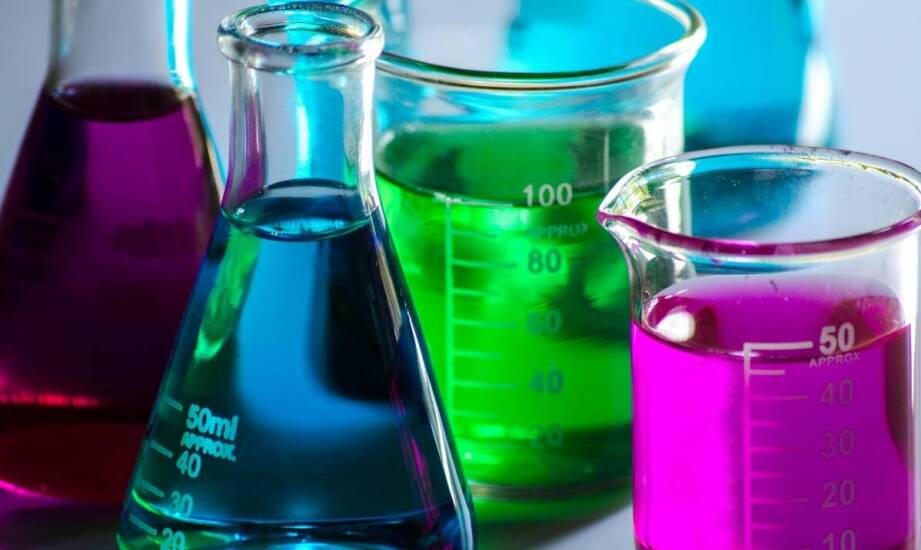 Szkło laboratoryjne a bezpieczeństwo w laboratorium – kluczowe aspekty