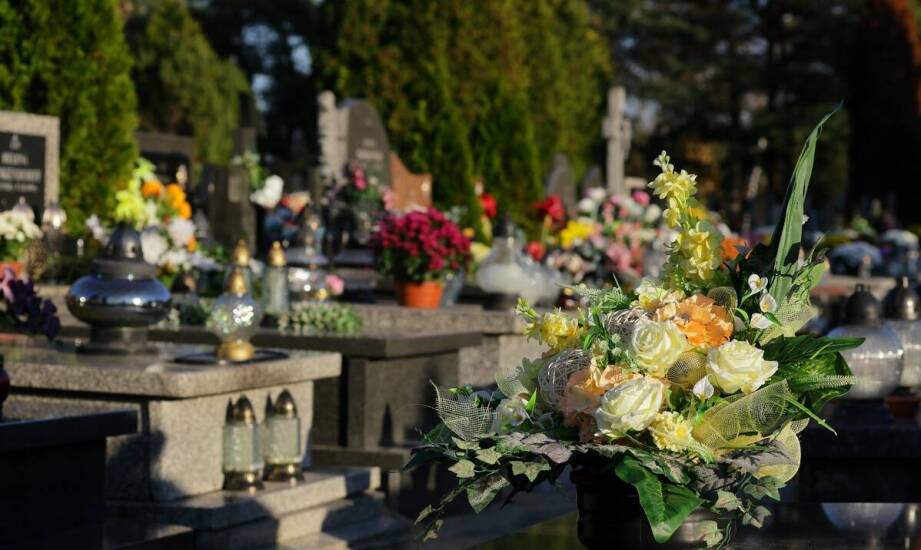 Tradycyjne motywy w nowoczesnych projektach nagrobków grajewskich
