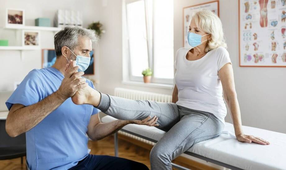 Kinezyterapia jako kluczowy element rehabilitacji w domach opieki