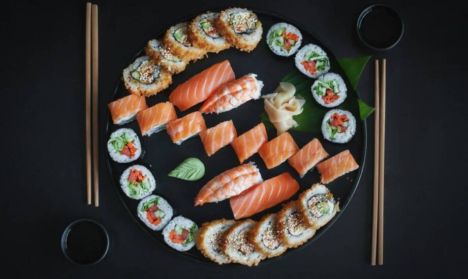Jakie są najważniejsze aspekty organizacji wieczoru sushi?