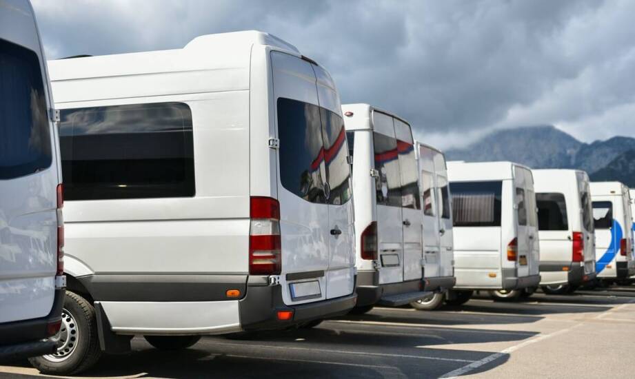 Bezpieczny wynajem busów w Poznaniu - standardy obsługi i bezpieczeństwa