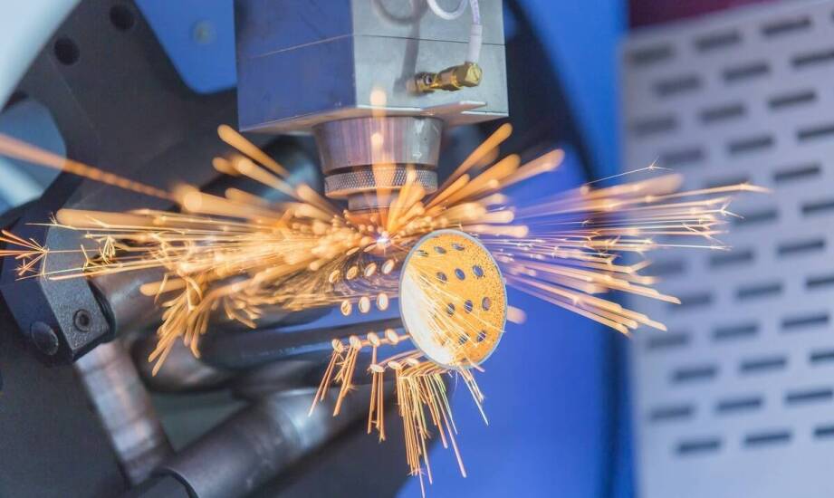 Jakie są zalety stosowania laserów yag w produkcji seryjnej?