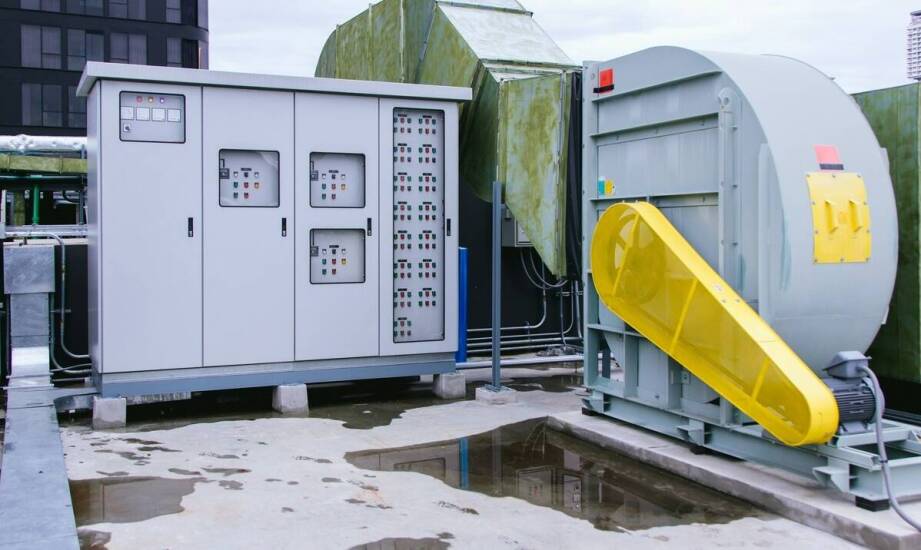 Jak rozłącznik izolacyjny z wyzwalaczem wzrostowym wspiera zarządzanie energią w budynkach?