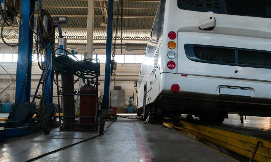 Wpływ innowacyjnych rozwiązań transportowych Mercedesa na sektor dystrybucyjny