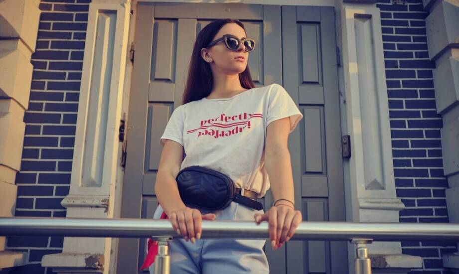 Jakie akcesoria są niezbędne w garderobie miłośników streetwearu?