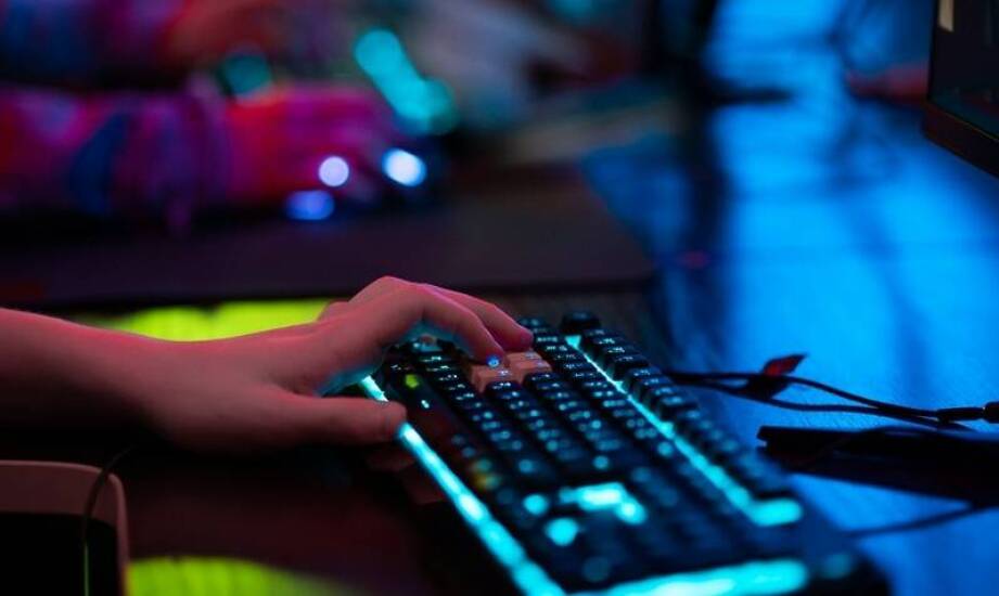 Tanie laptopy – jakie funkcje są kluczowe dla graczy?