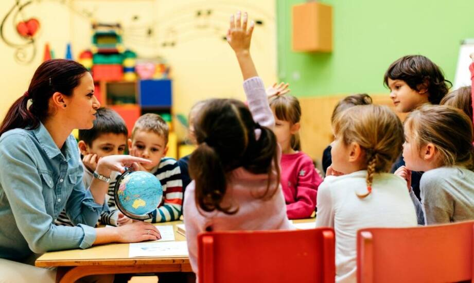 Jakie są unikalne cechy kursów językowych dla dzieci oferowanych przez centrum edukacyjne?